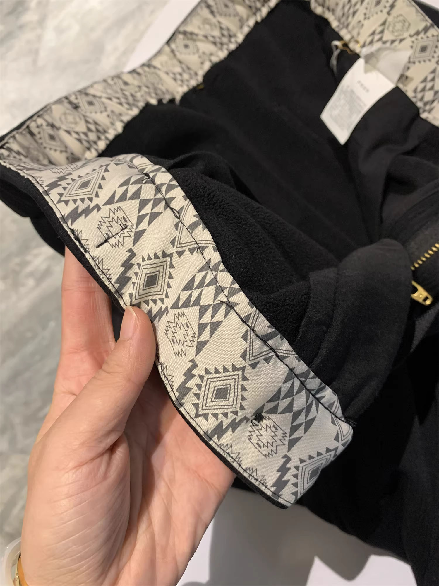 Dòng sản phẩm Don Quixote! Chất liệu satin sọc dọc! Quần dài nam chất liệu thun co giãn cao, kiểu dáng thường ngày, mùa thu đông.