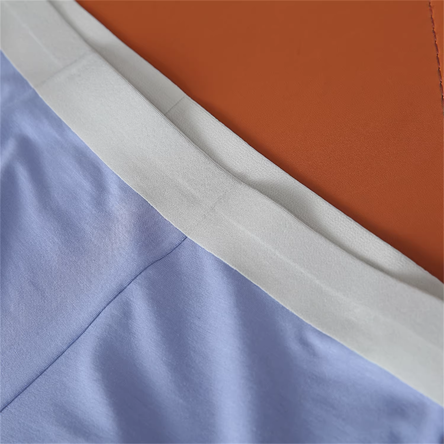 Don Quixote ba chiếc! Có lớp lót bằng lụa! Chất liệu modal kháng khuẩn! Quần lót boxer thoáng khí và có độ đàn hồi cao.