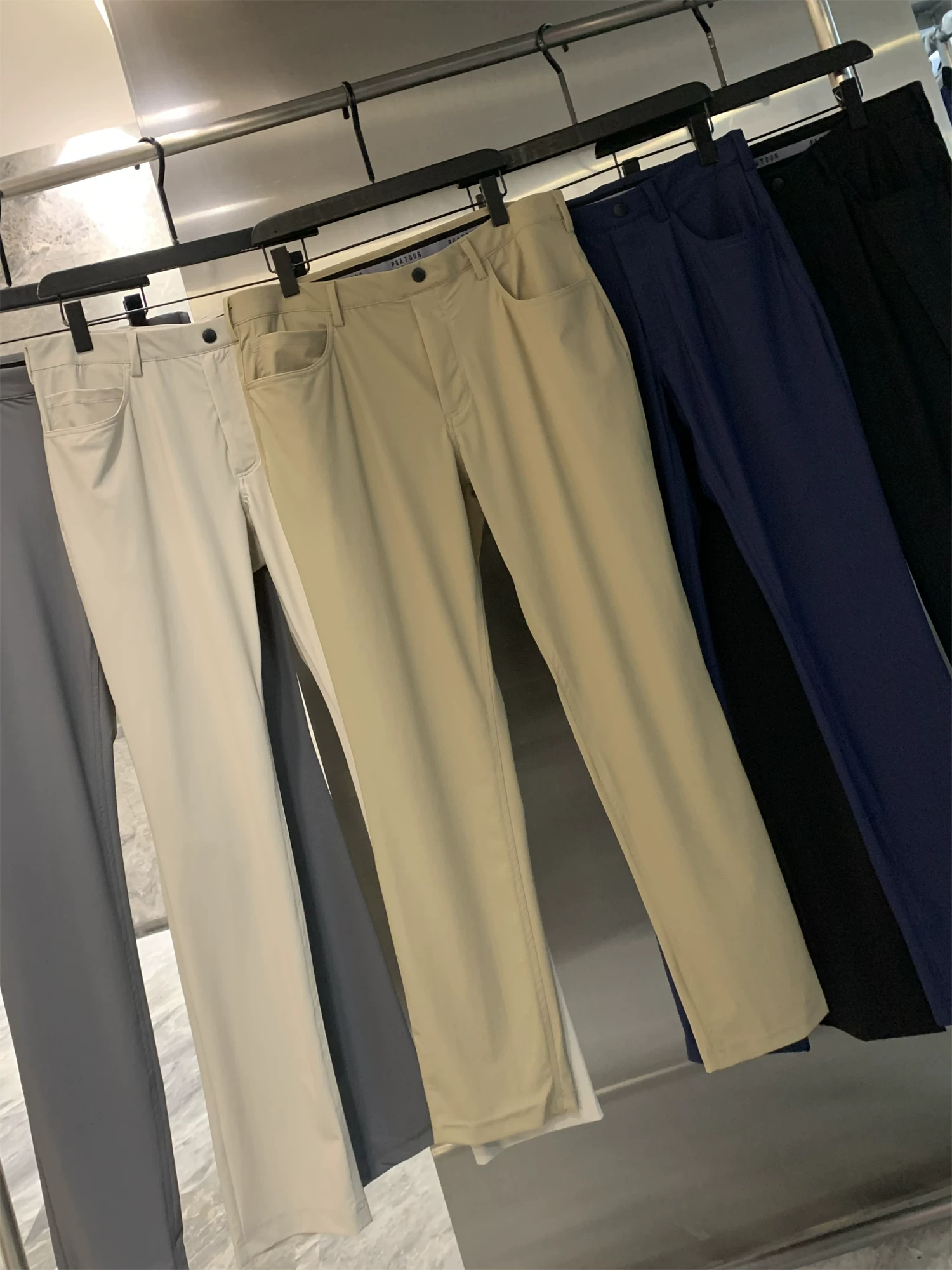 Quần Don Quixote S đã có rồi! Công nghiệp gạch Golf ngoài trời! Quần thường ngày thoáng khí, mềm mại, nhanh khô mùa hè dành cho nam giới