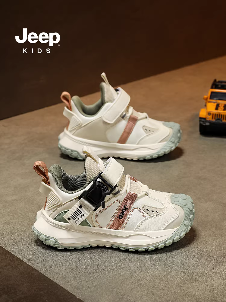 Giày thể thao nhẹ trẻ em Jeep mùa xuân thu 2025 kiểu dã ngoại cắm trại mới giày chạy bộ chống trơn trượt cho bé gái giày cho bé trai