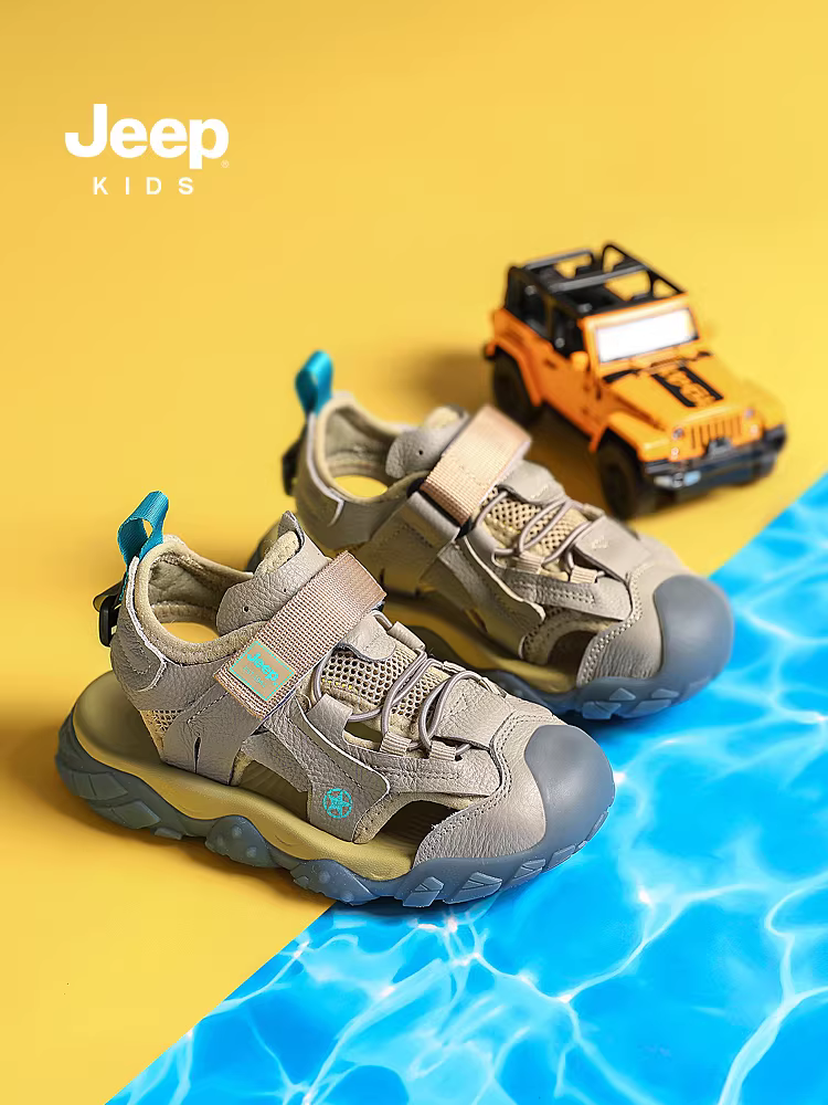 Giày sandal trẻ em mùa hè kiểu kín mũi đế mềm da bò dành cho trẻ lớn hơn, mẫu mới 2024, giày đi biển cho bé trai