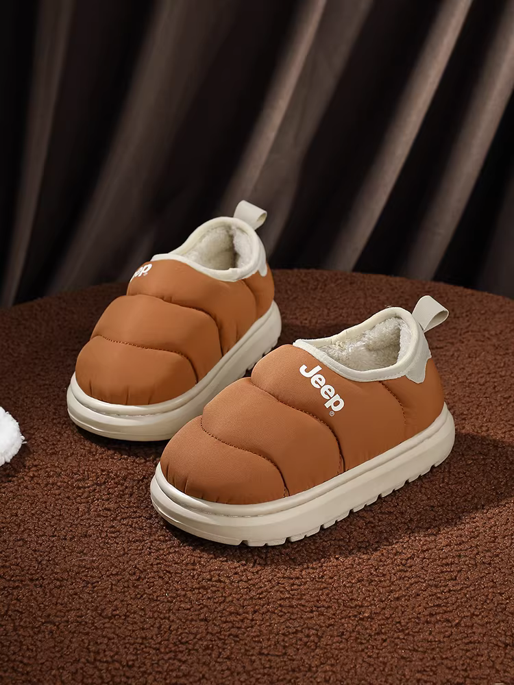 Giày dép bông đen cho bé trai, ủng tuyết nhẹ mùa đông kiểu lười cho trẻ em, giày giữ ấm mùa đông mới năm 2025 cho bé gái