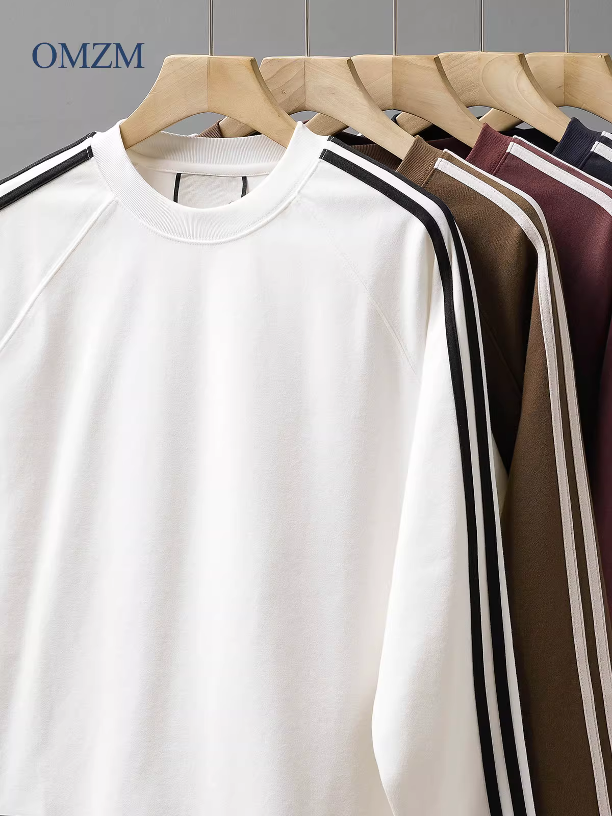Áo thun nam tay dài ba sọc, chất liệu dày dặn 300G, kiểu dáng Mỹ mùa thu 2024, phối màu sọc chải mềm mại, cổ tròn giữ ấm