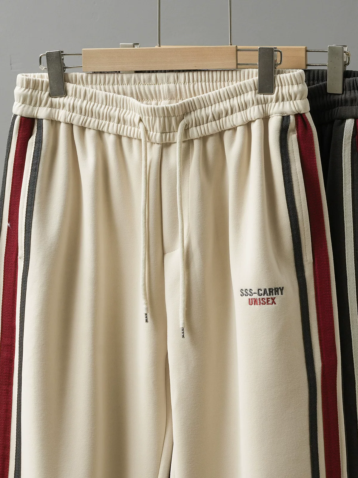 Quần thể thao sọc OMZM dành cho nam, quần thể thao thêu chữ hợp thời trang mùa thu, quần dài dáng rộng thẳng thường ngày