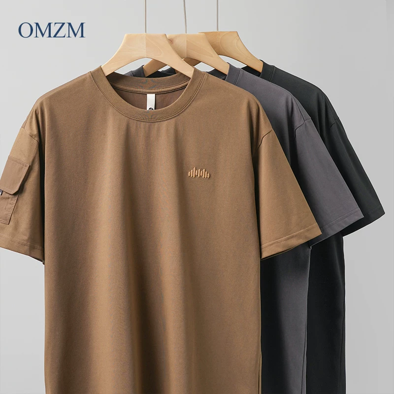 Áo thun ngắn tay cổ tròn kiểu Mỹ cổ điển của OMZM dành cho nam, thiết kế mùa hè có cổ tròn thêu, áo sơ mi nửa tay có túi tiện dụng