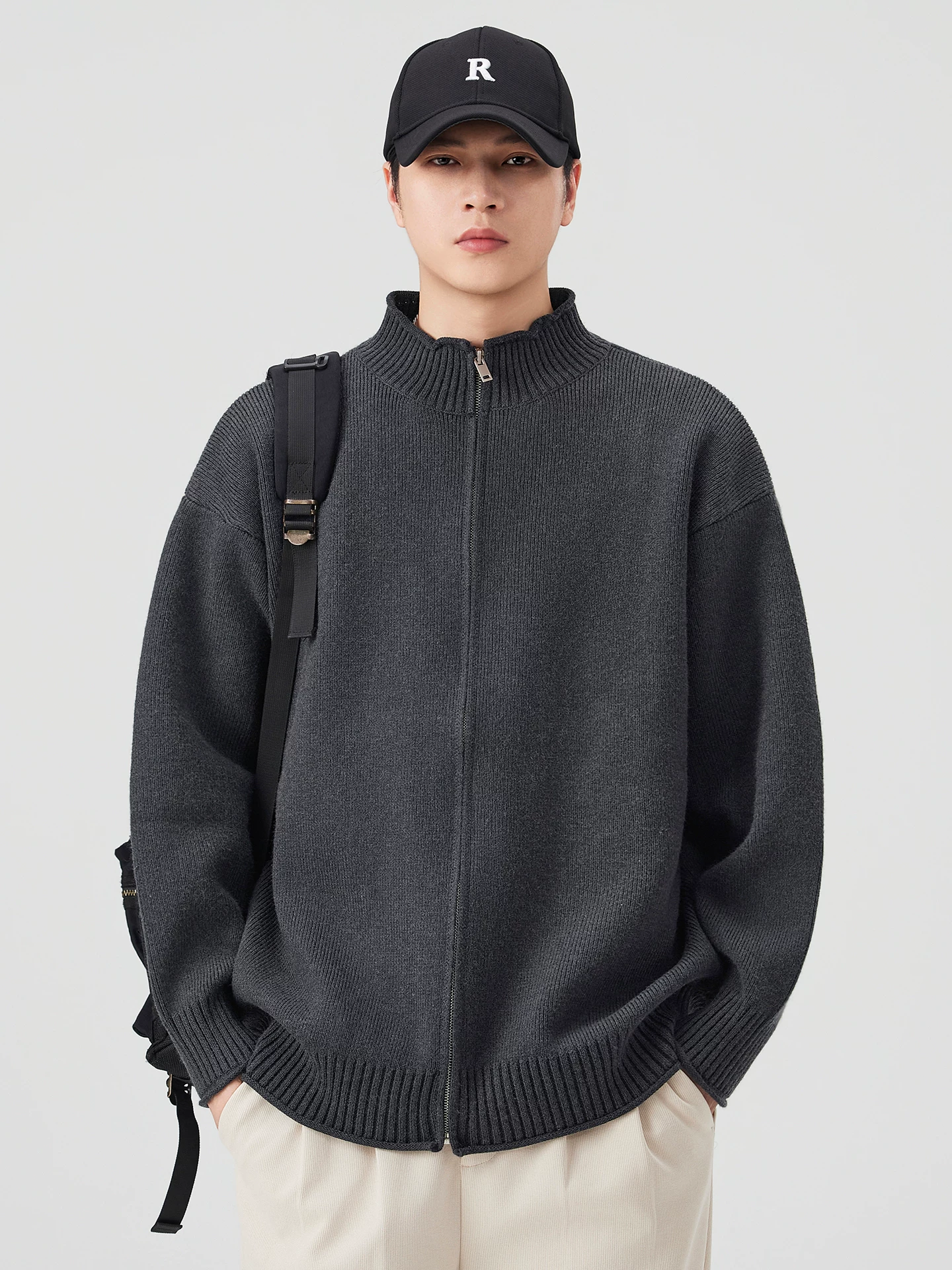 Áo len cardigan hạng nặng OMZM930G dành cho nam, áo len dày mùa thu, hàng dệt kim màu trơn, áo khoác dài tay phong cách và đa năng.