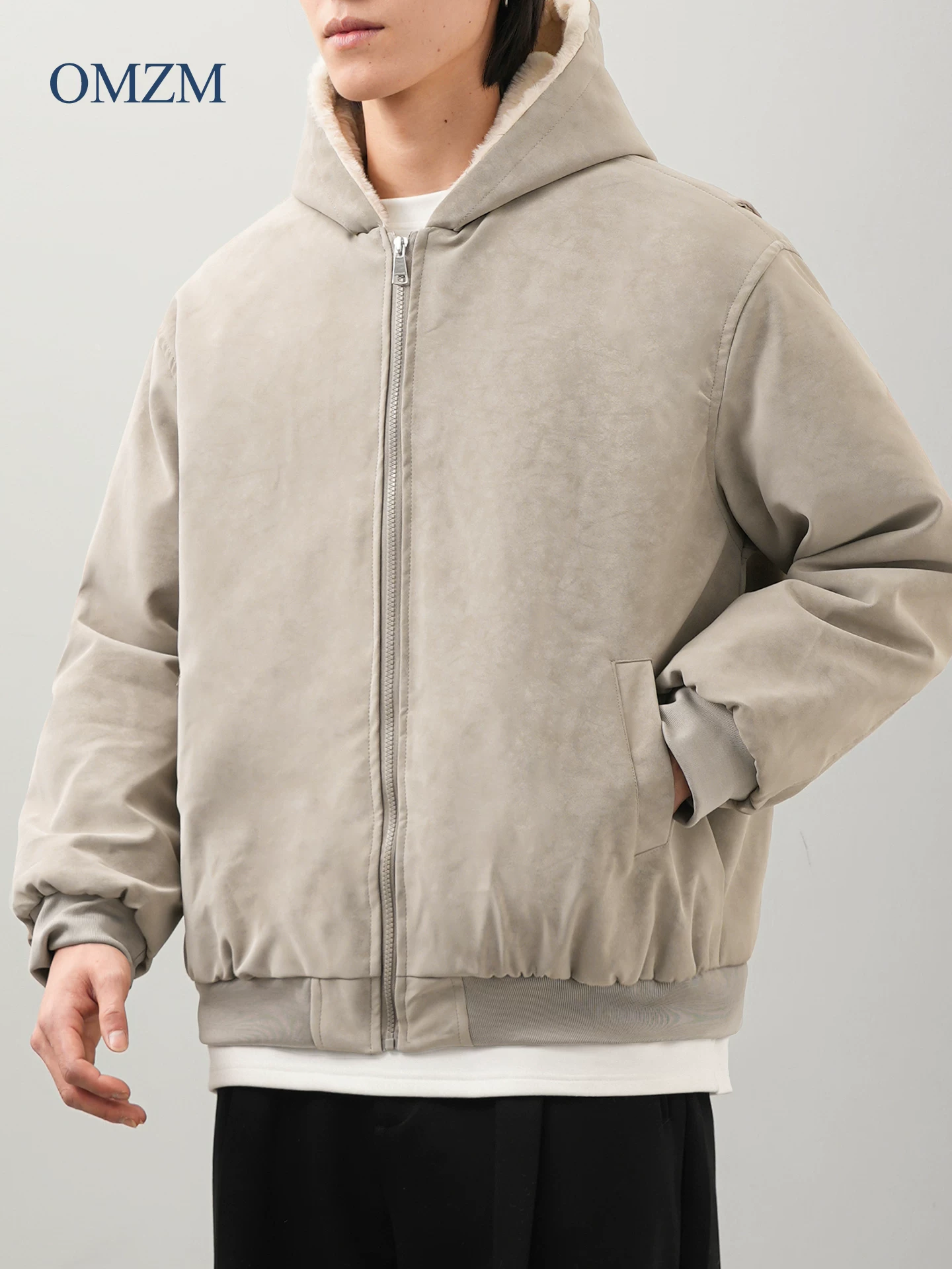 Áo khoác nam OMZM mùa đông bằng da PU dày dặn, có mũ trùm đầu, khóa kéo, lót lông cừu, phong cách cổ điển Anh.