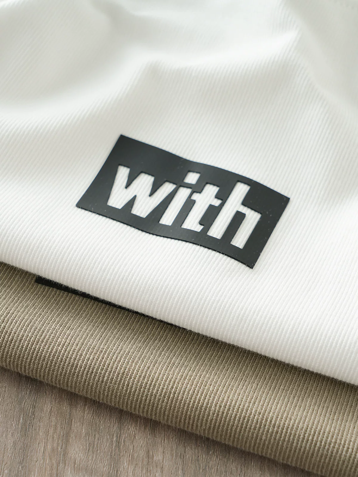 [In chữ] Áo thun ngắn tay sọc dọc hạng nặng dành cho nam, mùa hè kiểu Mỹ cổ điển đơn giản, cổ tròn rộng, nửa tay áo