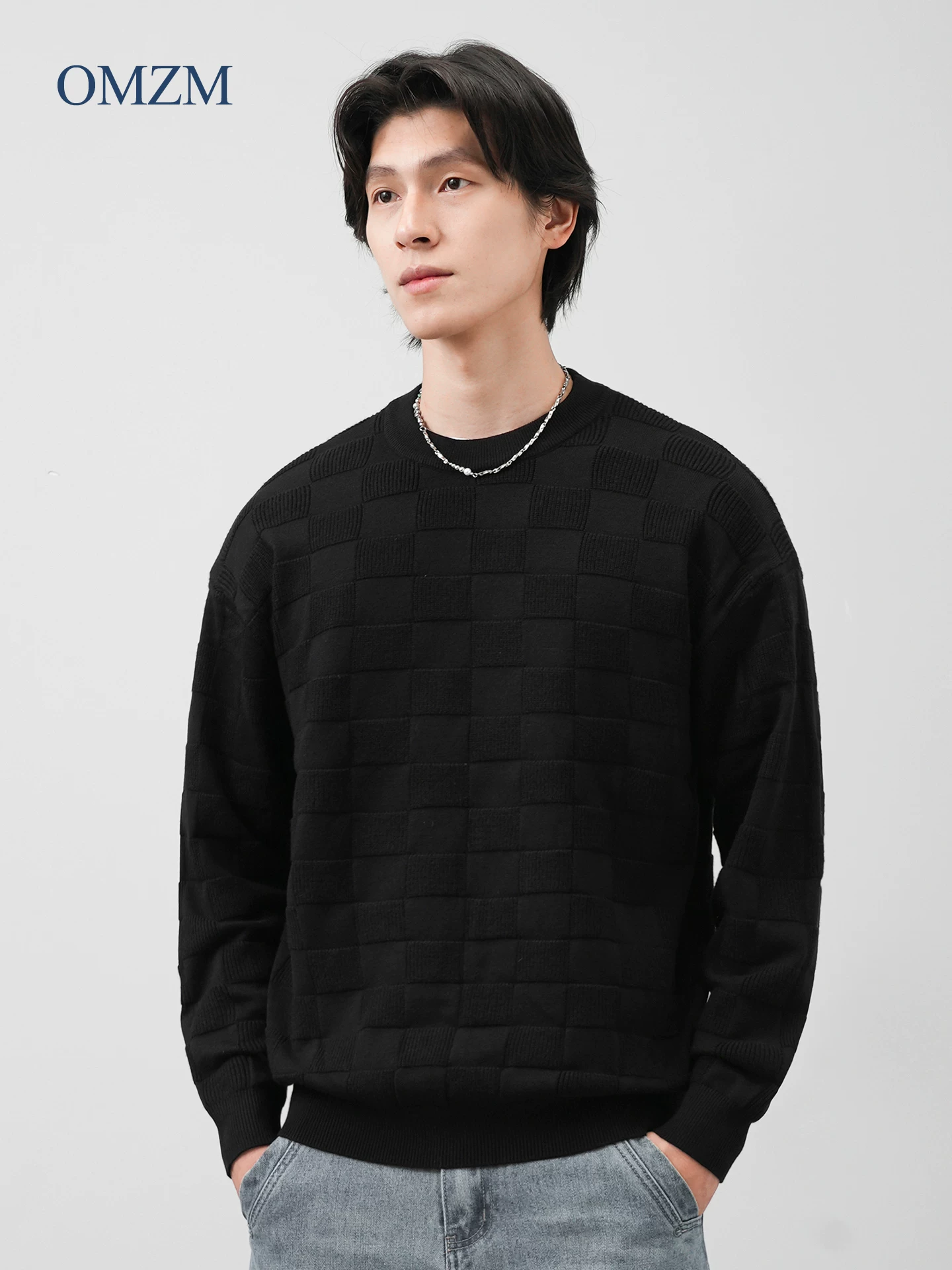 Áo len cổ tròn phong cách tiền cổ điển OMZM dành cho nam, áo lót dày giữ ấm mùa thu với chất liệu dệt kim có vân.