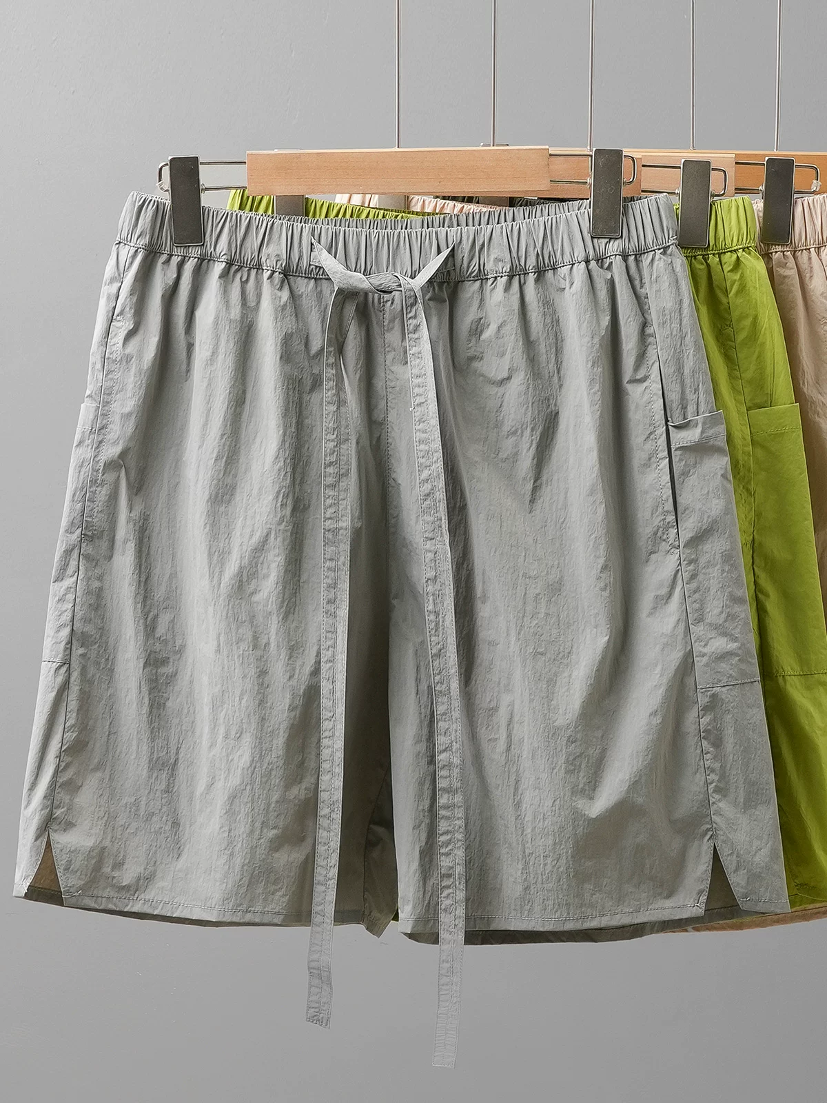 [Trọng lượng nhẹ và siêu mỏng] Quần short khô nhanh bằng vải lụa băng kiểu Mỹ dành cho nam, quần short năm điểm thoáng khí mùa hè, quần short đi biển chống nước chức năng ngoài trời