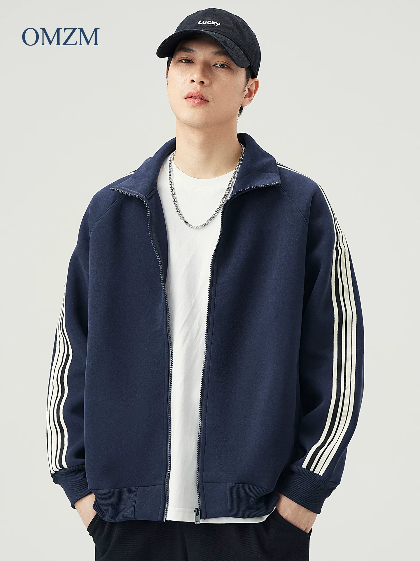 Áo len cardigan cổ đứng hạng nặng OMZM420G dành cho nam, áo khoác thể thao ba sọc mùa thu có khóa kéo