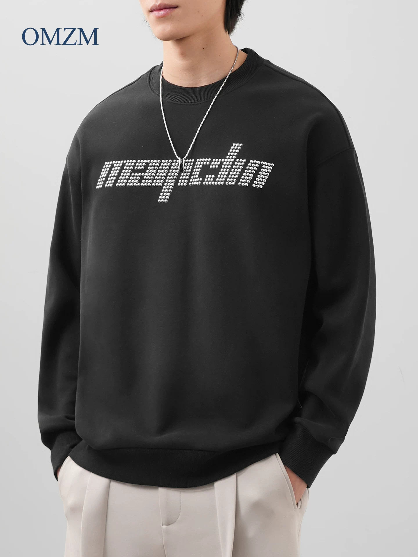 Áo nỉ dày lót lông cừu OMZM dành cho nam, thiết kế đính đinh cao cấp mùa đông, lớp bên trong rộng thùng thình dài tay, áo lót ấm áp.