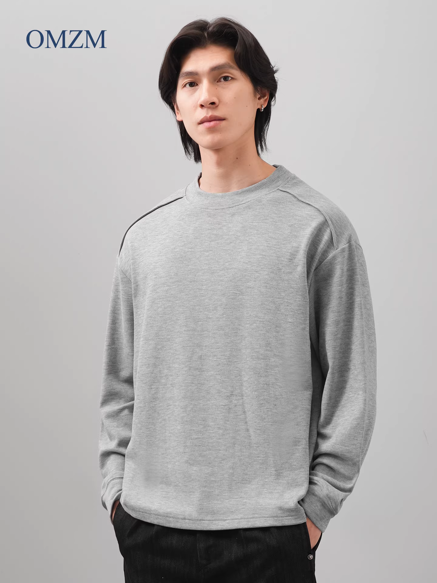 Áo thun nam OMZM290G chất liệu nỉ dày hai mặt, tay dài, kiểu dáng Mỹ, mùa thu đông 2025, đơn giản và đa năng, dùng làm lớp lót.