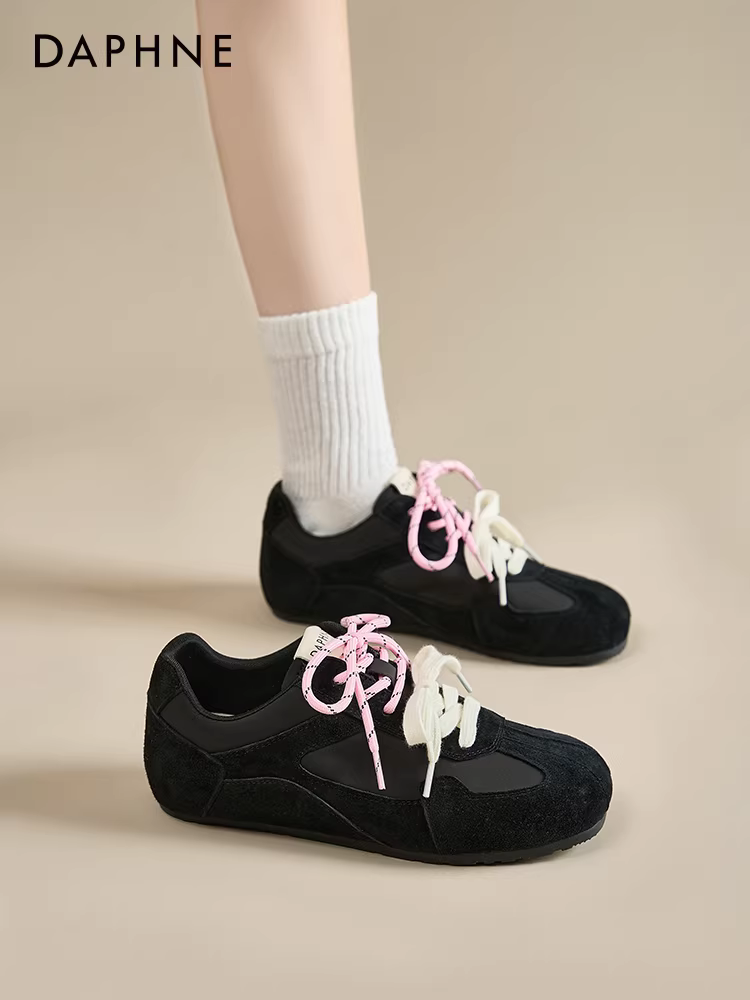Giày tập luyện màu đen Daphne dành cho nữ, giày bệt múa ba lê mới mùa thu 2025, giày thể thao đế mỏng phong cách thường ngày.