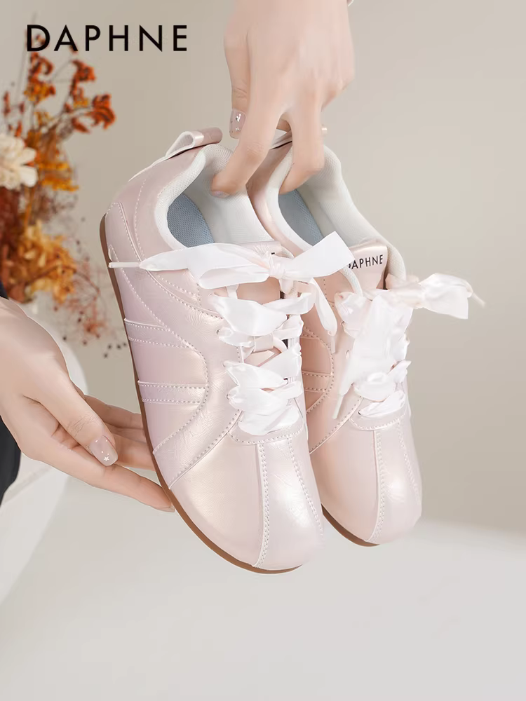 Giày tập múa ba lê Daphne kiểu retro dành cho nữ, mẫu mới 2025, tăng chiều cao ẩn, thoáng khí, giày thể thao mùa hè, giày sneaker trắng cho nữ.