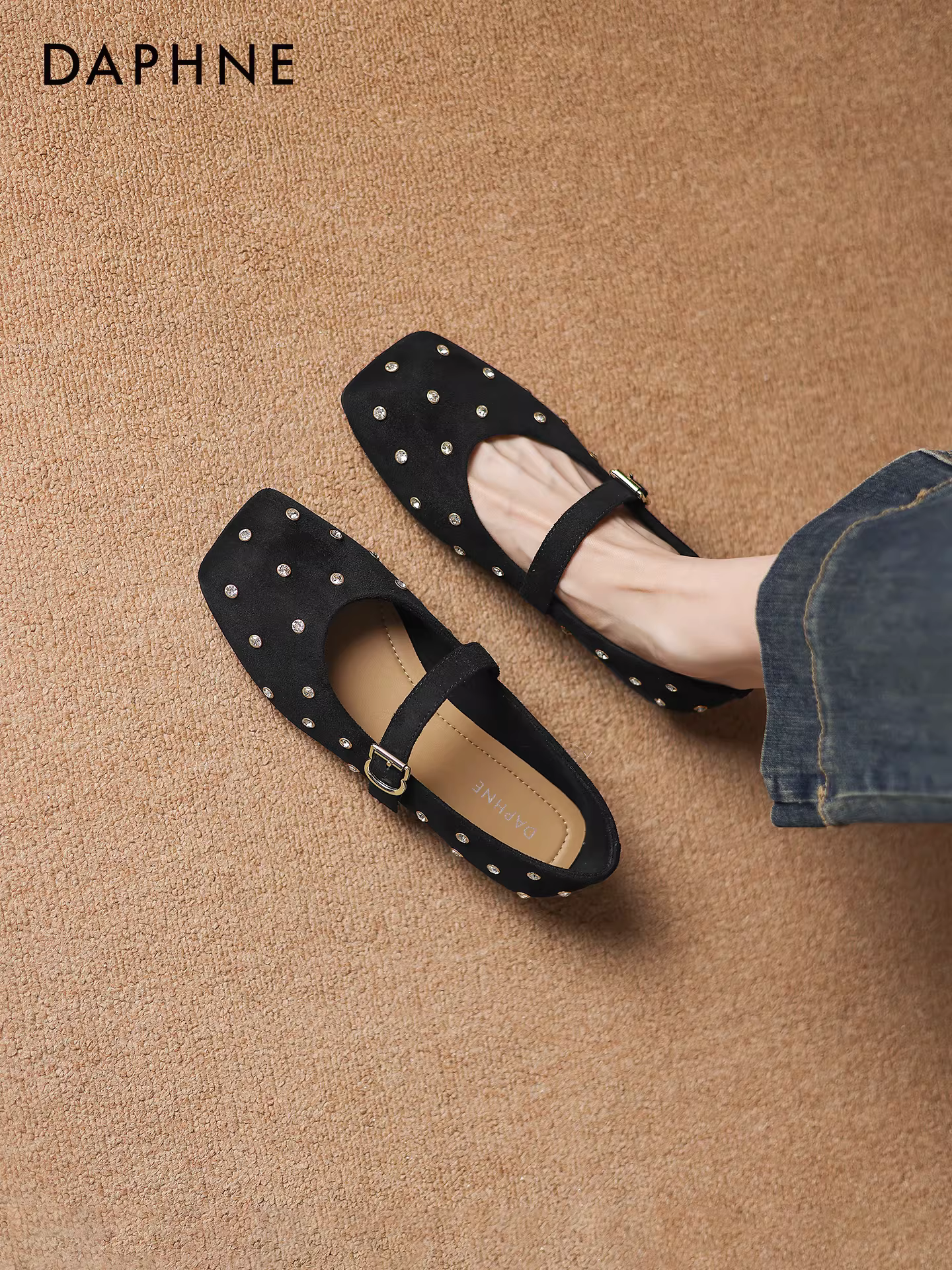 Giày bệt nữ Daphne đính đá, mẫu mới thu đông 2025, kiểu Mary Jane nông, cổ điển, thanh lịch, mũi vuông.