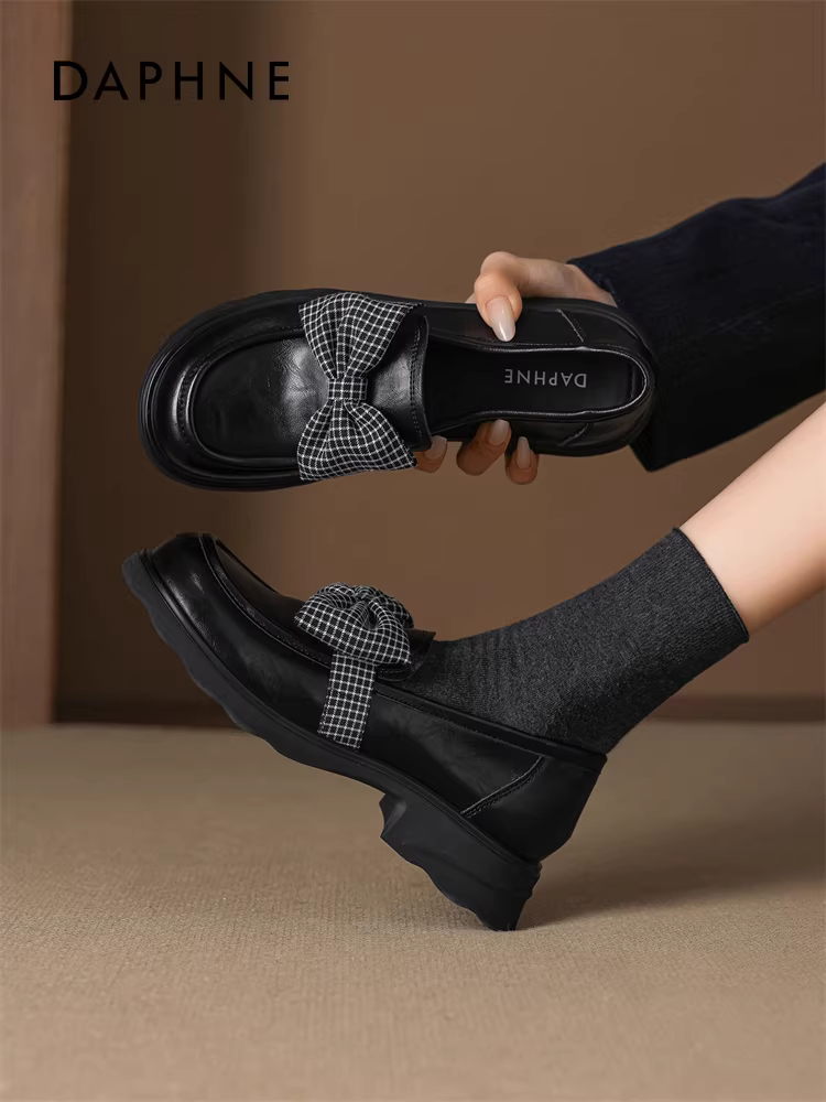 Giày đế dày Daphne dành cho nữ 2026 mùa xuân mới phong cách Anh quốc Giày đi làm JK giày da đế mềm màu đen