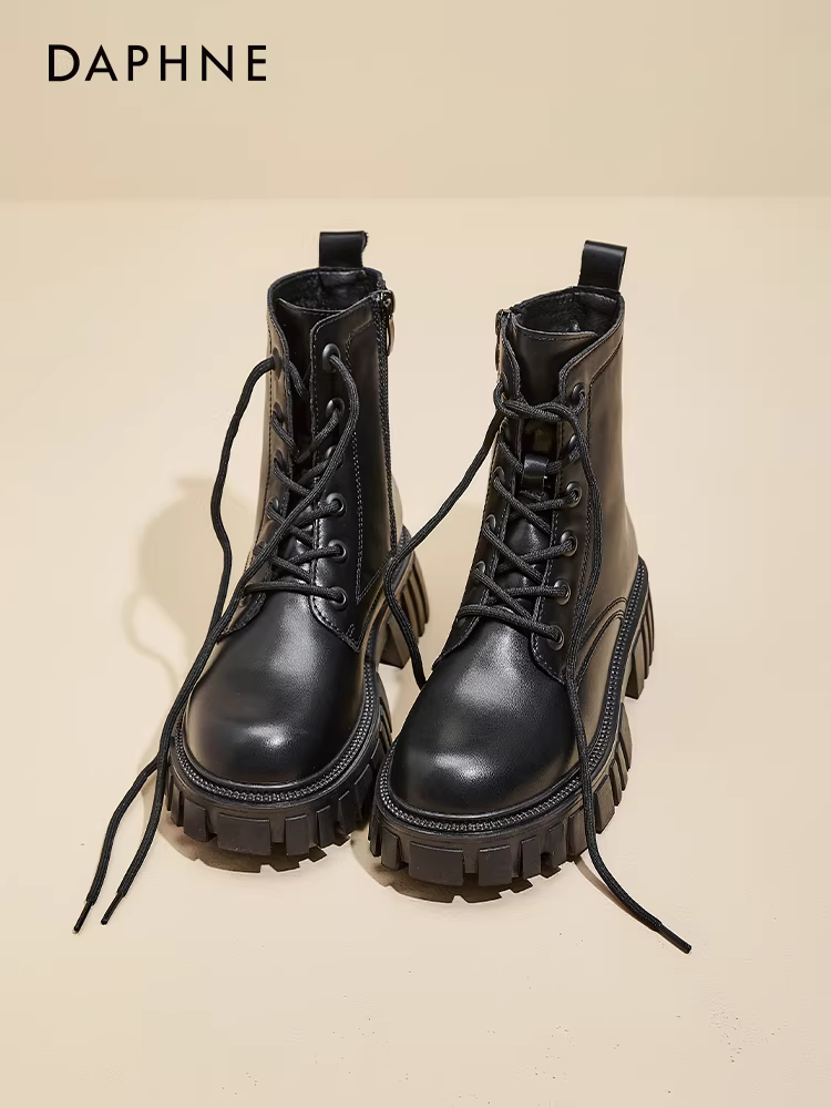 Giày bốt nữ Daphne Martin 2025 mới thu đông, kiểu Anh, đế dày, tăng chiều cao, cổ ngắn, lót lông, kiểu bốt đi làm, màu đen