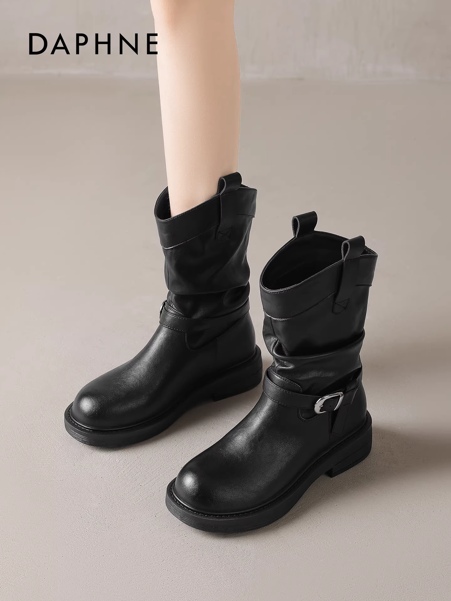 Giày bốt Martin đen Daphne dành cho nữ, mẫu mới thu đông 2025, đế dày, phong cách retro Anh, kiểu bốt ngắn đến giữa bắp chân, kiểu bốt lười.