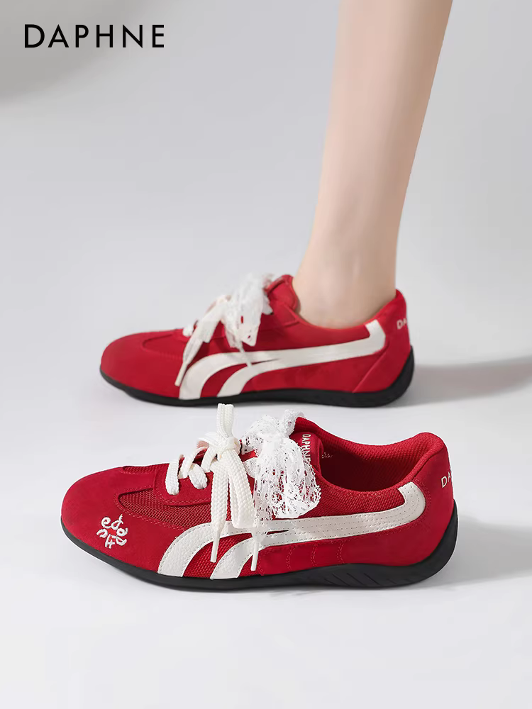 Giày thể thao nữ Daphne màu đỏ, kiểu dáng mới 2025, giày sneaker buộc dây, giày thể thao thường ngày, giày ba lê nữ, giày cưới
