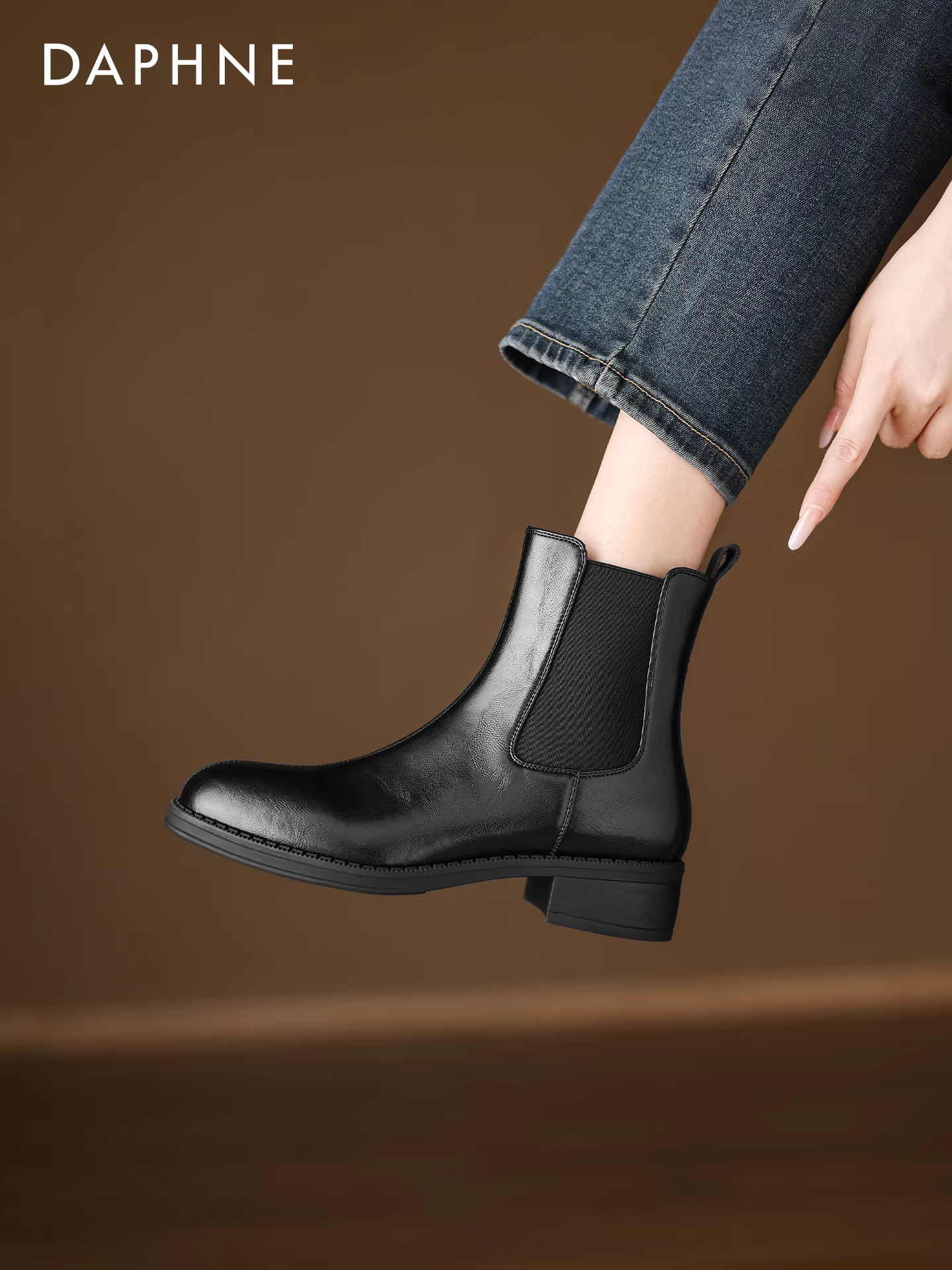 Giày bốt ngắn Daphne dành cho nữ 2025, mẫu mới thu đông, màu đen, kiểu dáng thon gọn, đa năng, rất đẹp, kiểu Martin.