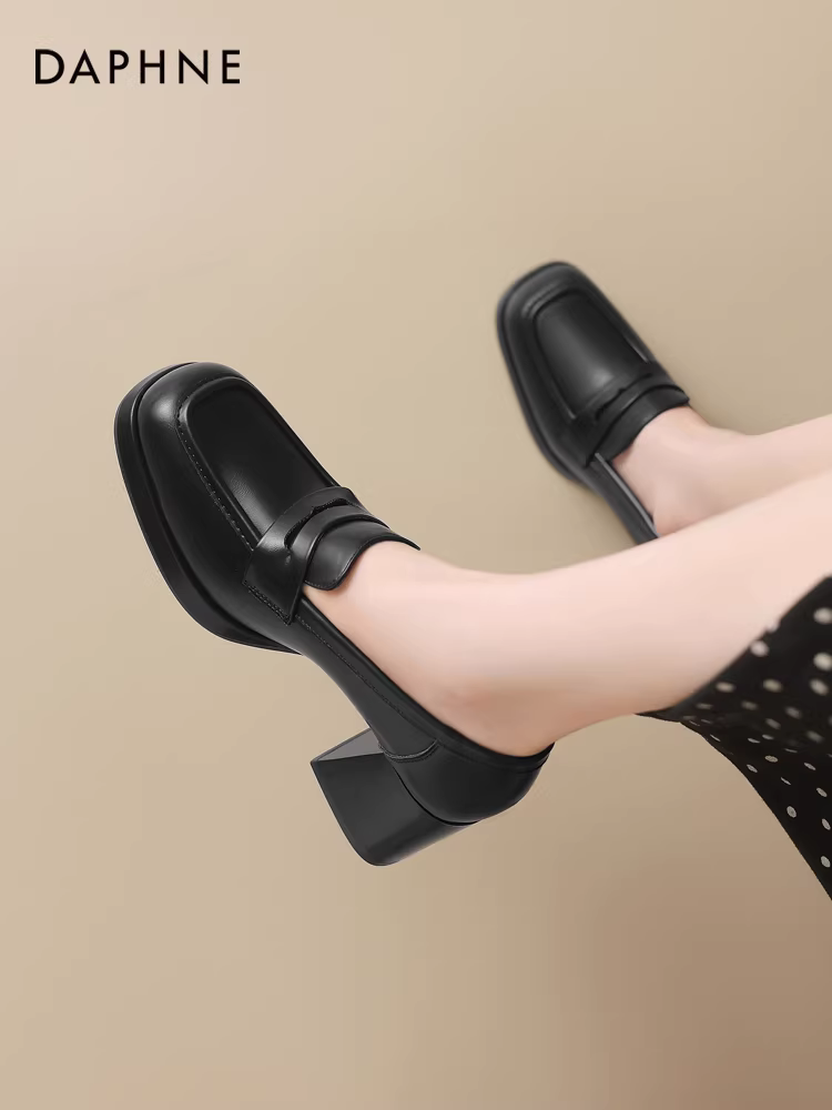 Giày lười cao gót đen Daphne dành cho nữ, mẫu mới thu 2025, đế dày, gót chunky, giày da nhỏ, phong cách Anh, giày đơn.
