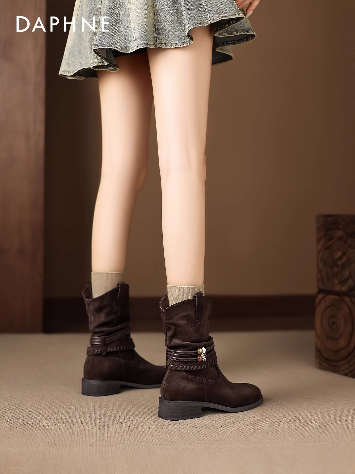 Giày bốt ngắn Daphne dành cho nữ 2025, kiểu mới mùa đông, lót lông cừu, màu nâu Melard, kiểu dáng ôm sát, cao đến giữa bắp chân, chất liệu denim, kiểu dáng đi cưỡi ngựa