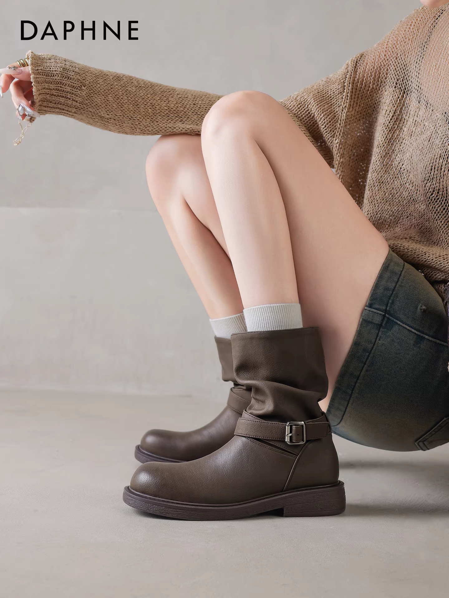 Giày bốt ngắn màu nâu Daphne dành cho nữ, mẫu mới mùa đông 2025, lót lông cừu, kiểu dáng Melard, đế bằng, ôm chân, kiểu Martin.