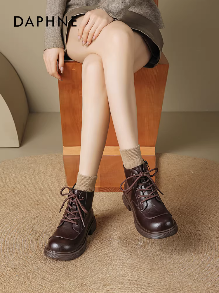 Giày bốt Daphne Brown Martin dành cho nữ 2025 Mẫu mới mùa thu đông kiểu cổ điển Giày bốt ngắn đa năng gót thô kiểu Anh