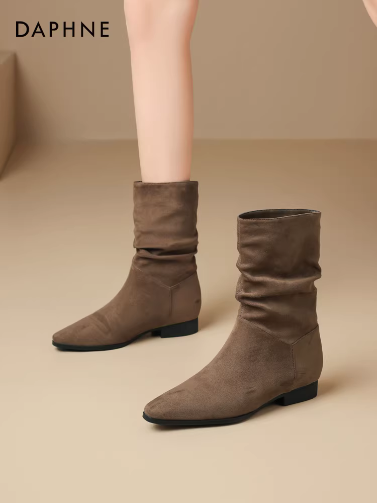 Giày bốt nữ Daphne kiểu retro phương Tây, mẫu mới mùa đông 2025, mũi nhọn, gót dày, cao đến giữa bắp chân, lót lông Melard.