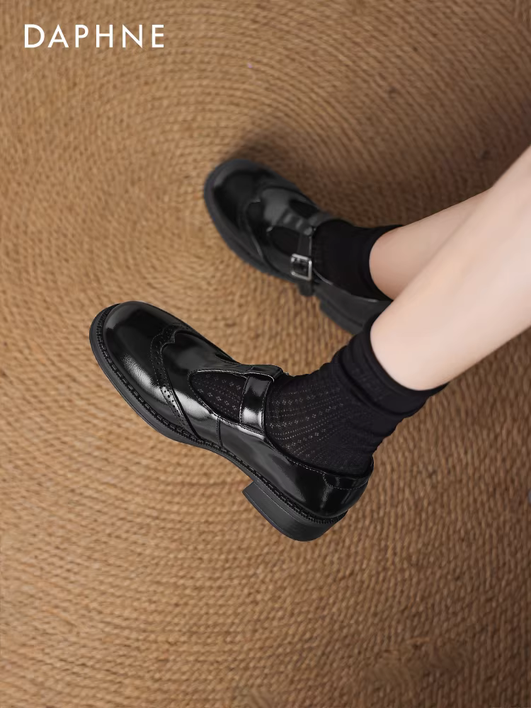 Giày Loafer đen Daphne nữ 2025, mẫu mới thu đông, đế mềm, kiểu Mary Jane, giày da nhỏ, phong cách Pháp, giày đơn.