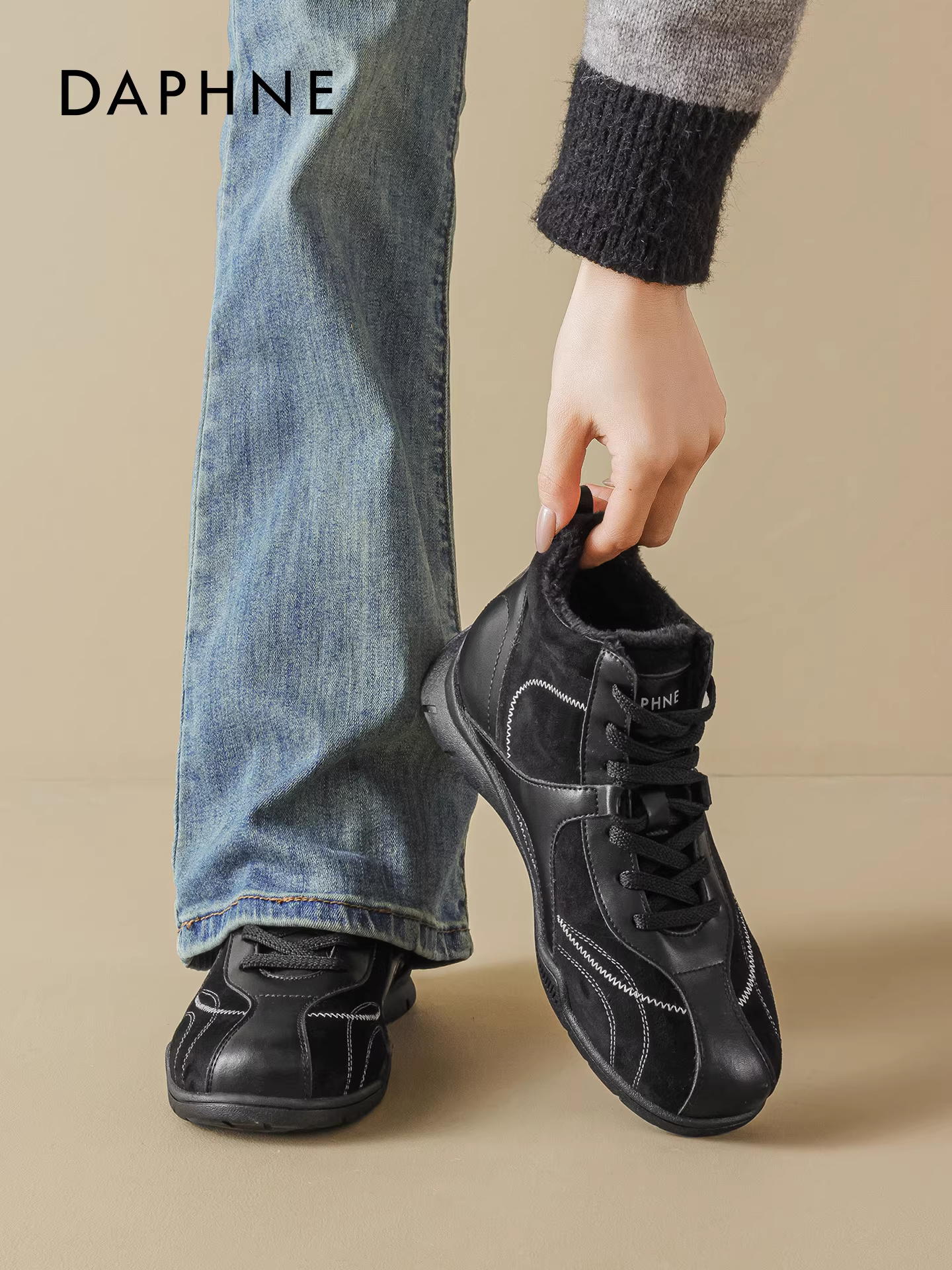 Giày bông lót lông Daphne, giày tập Đức dành cho nữ, mẫu mới mùa đông 2025, giày thể thao cổ cao màu đen giữ ấm chống thấm nước.