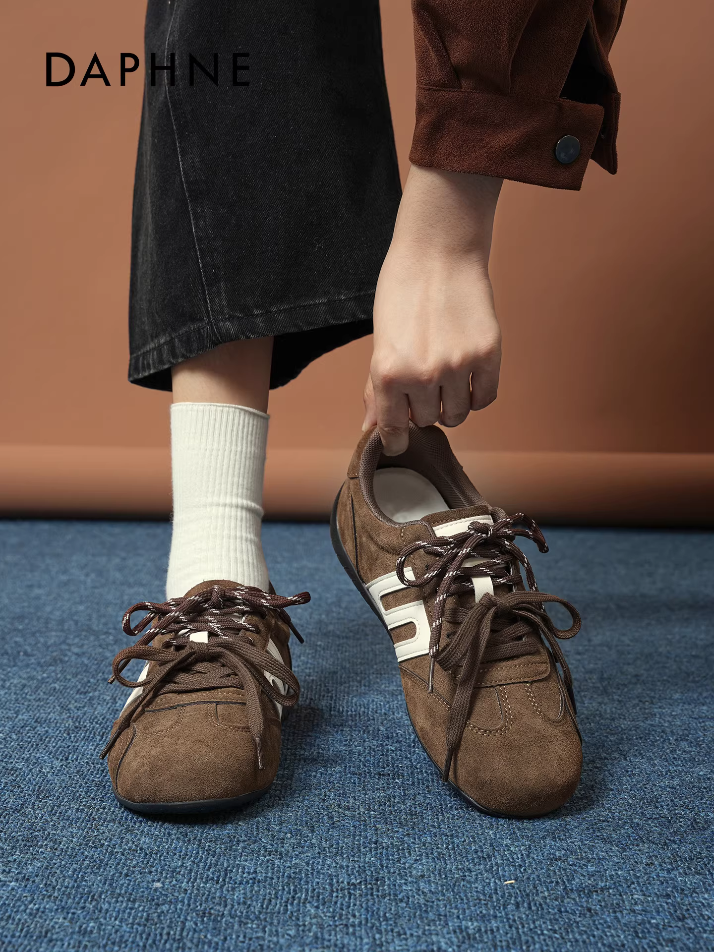 Giày thể thao nữ Daphne Brown kiểu Đức, mẫu mới mùa đông 2025, giày thể thao Melard đế dày, kiểu platform.