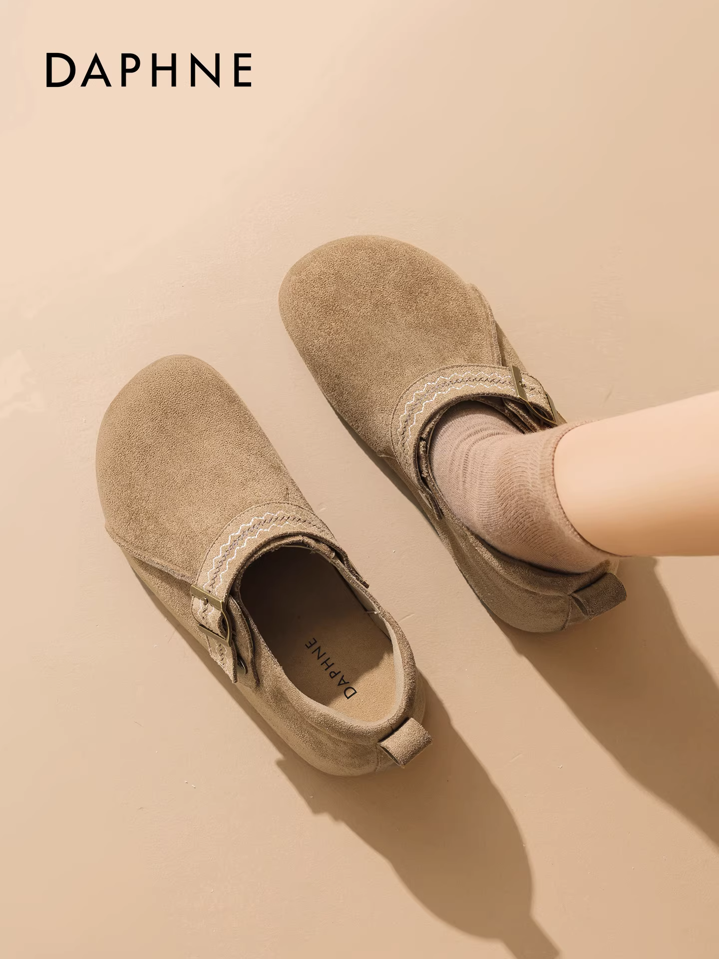 Giày Birkenstock nữ Daphne cao cấp, mẫu mới thu đông 2025, đế dày, tăng chiều cao, kiểu retro, dễ mang, đế mềm.