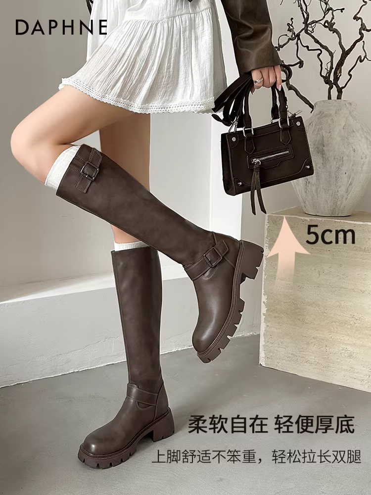 Giày bốt dài Daphne dành cho nữ, kiểu mới thu đông 2025, có lớp lót lông mềm, đế dày, kiểu bốt cao cổ, bốt ngắn, bốt cưỡi ngựa.