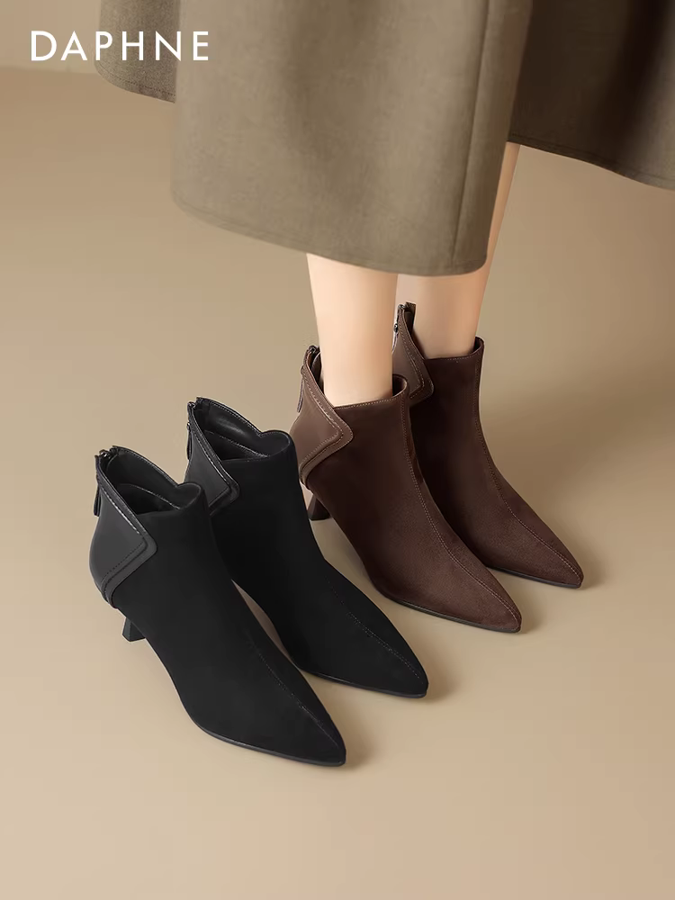 Giày bốt mũi nhọn Daphne dành cho nữ 2025, kiểu Pháp mới mùa thu đông, bốt ngắn gót nhọn, bốt cổ chân màu đen, giày mẹ dành cho nữ