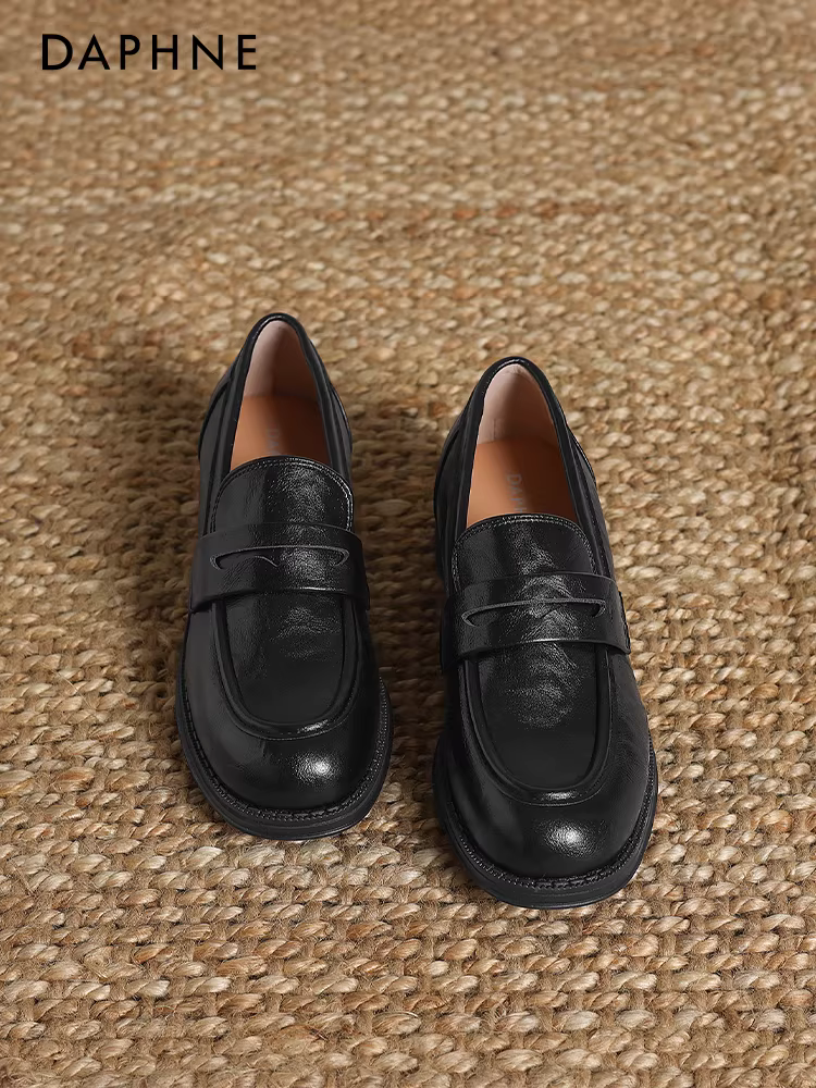 Giày lười màu đen Daphne dành cho nữ 2026 phong cách mùa xuân mới với lớp lót lông mềm, giày da thoải mái, giày đi làm phong cách Anh quốc