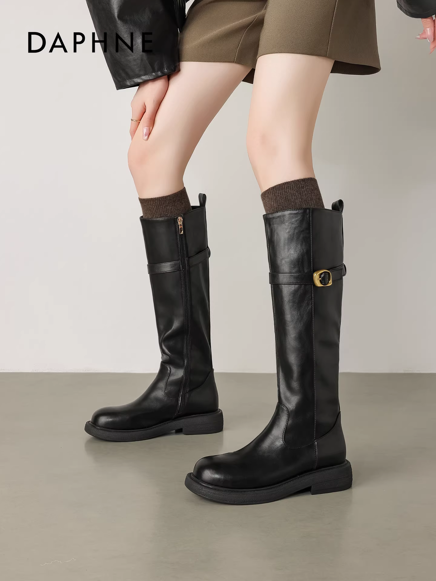 Giày bốt đen Daphne, bốt cao cổ nữ, mẫu mới thu đông 2025, đế dày, lót lông, kiểu cưỡi ngựa, cao quá đầu gối