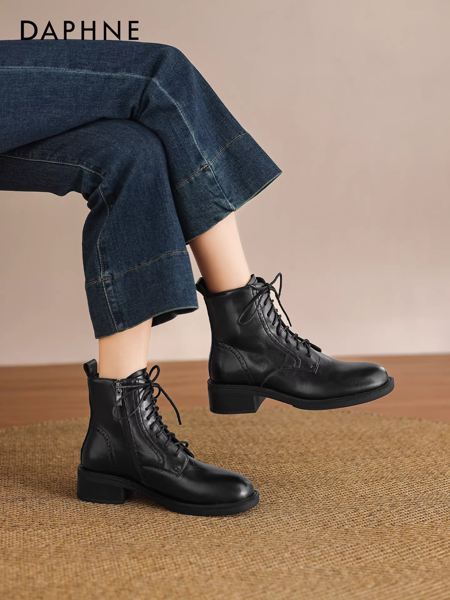 Giày bốt Daphne Brown Martin nữ 2025, kiểu mới thu đông, gót dày, ôm chân, bốt ngắn, bốt đế bằng, bốt cưỡi ngựa nữ