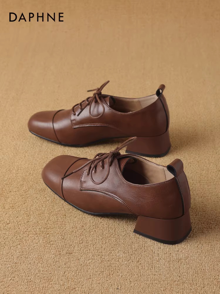 Giày lười nữ Daphne kiểu dáng sâu, mùa thu mới 2025, kiểu Pháp, gót thấp, màu nâu, buộc dây, chất liệu da