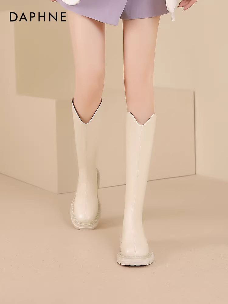 Giày bốt dài Daphne V-cut dành cho nữ, giày bốt nữ đa năng thời trang thu đông, giày bốt cao cổ thon gọn, giày bốt cưỡi ngựa màu trắng nhạt dành cho nữ.