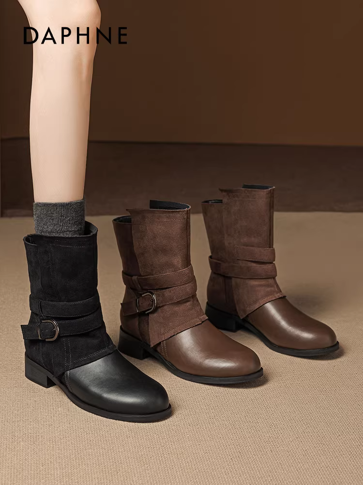 Giày bốt ngắn màu nâu Daphne dành cho nữ, mẫu mới thu đông 2025, kiểu cổ điển, phong cách cao bồi miền Tây, kiểu xếp lớp, đế dày, kiểu Martin.