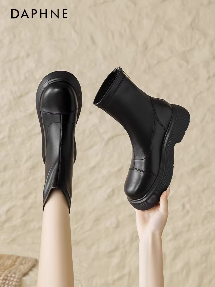 Giày bốt Martin da mềm Daphne dành cho nữ, lót lông cừu và dày dặn, kiểu dáng cổ điển đế dày mùa thu, bốt ngắn kiểu Chelsea nhỏ nhắn.