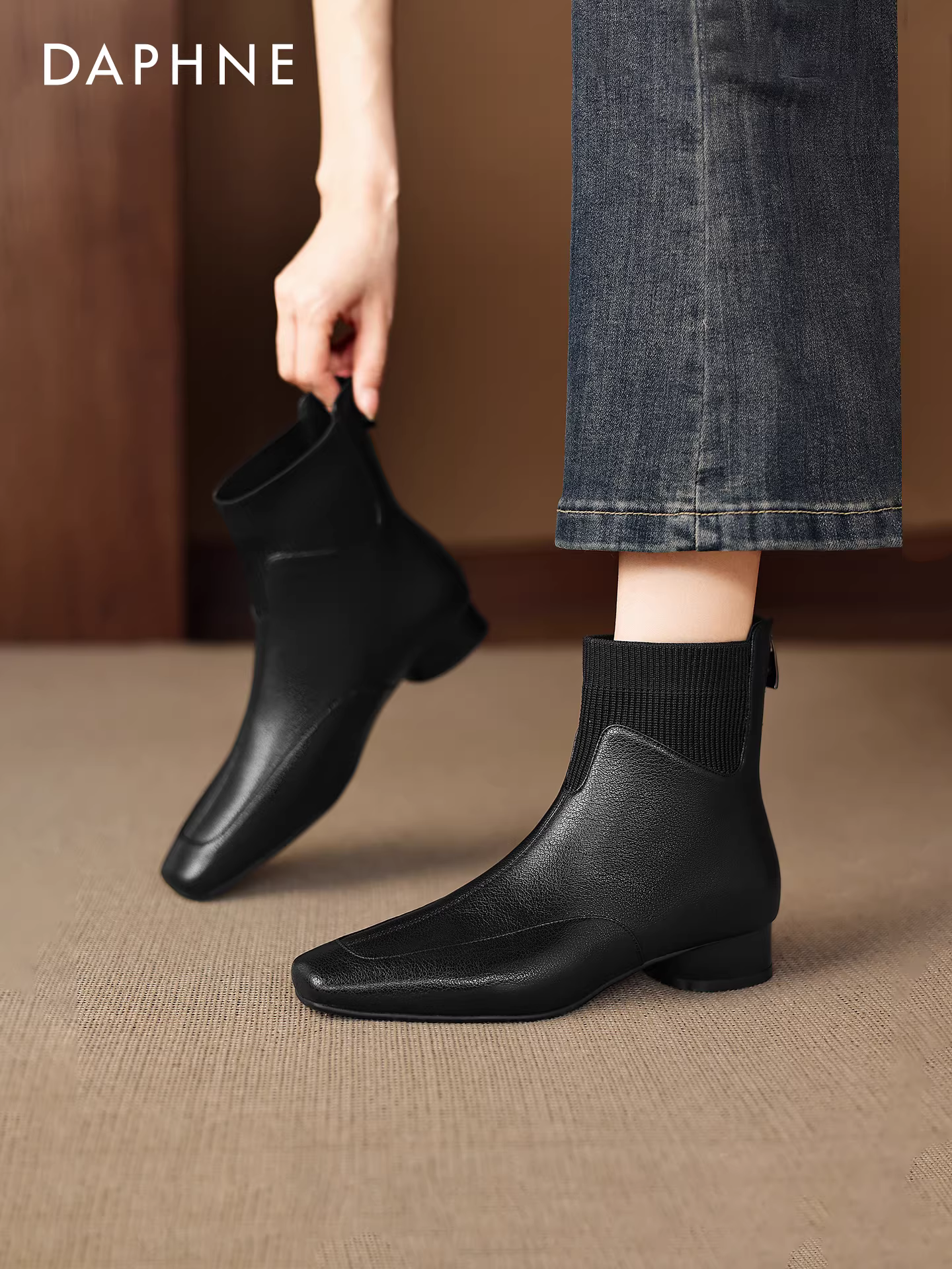 Giày bốt cổ ngắn kiểu Pháp Daphne dành cho nữ, mẫu mới mùa đông 2025, mũi vuông, gót dày, kiểu Martin, phối len, ôm chân, mùa thu