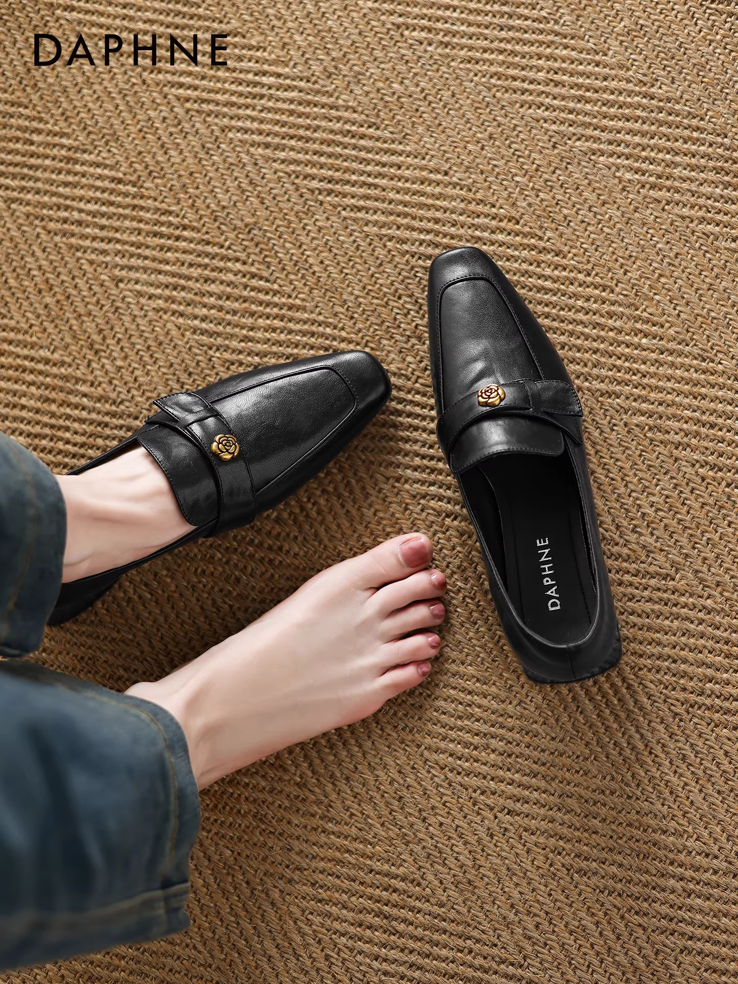 Giày Loafer Nữ Daphne Camellia Thu/Đông 2025 Mẫu Mới Mũi Nhọn Đế Mềm Da Thật Đi Làm Dễ Mang