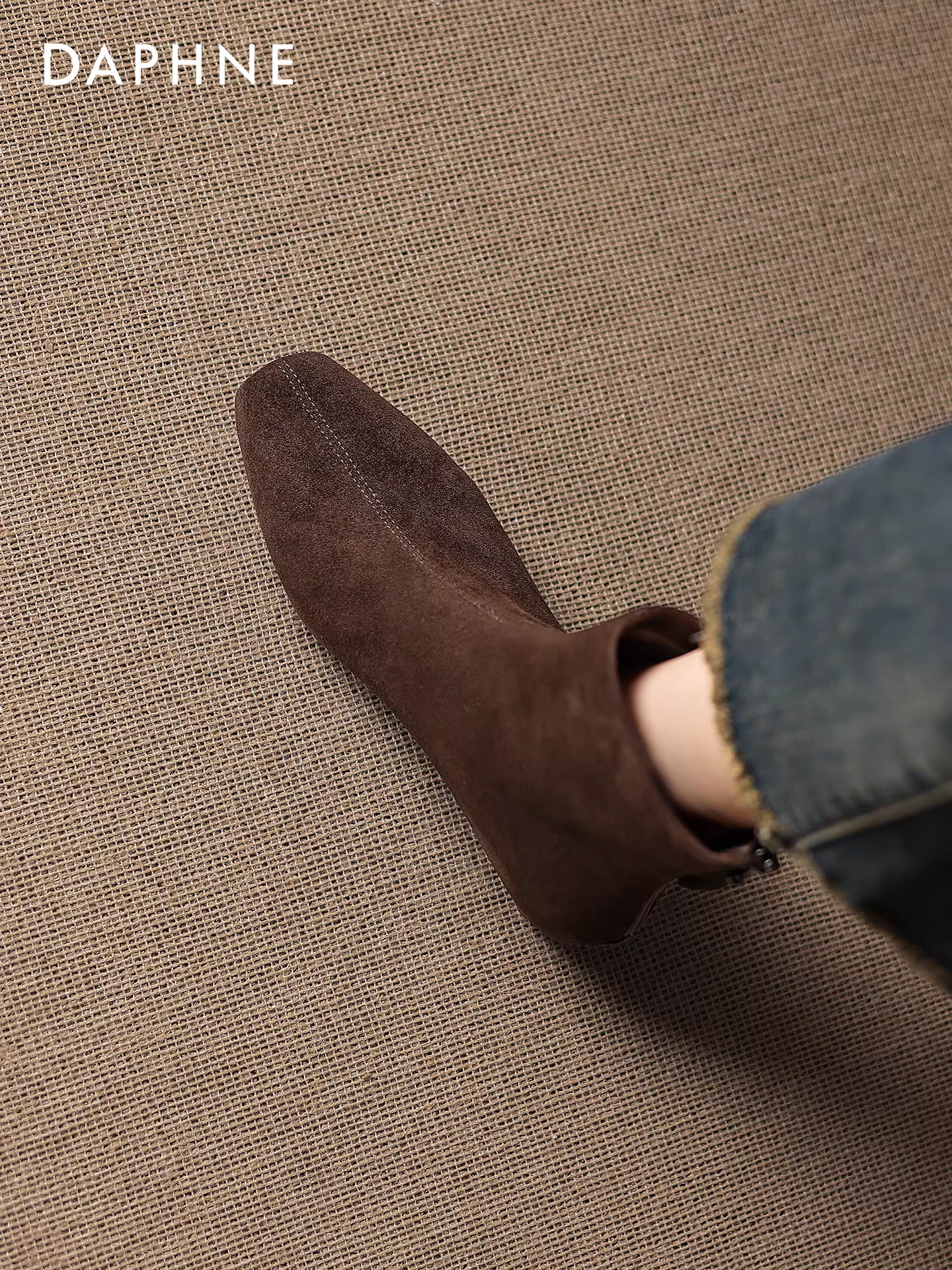 Giày bốt ngắn da lộn Daphne dành cho nữ 2025, kiểu mới mùa đông, lót lông cừu, phong cách retro Pháp, kiểu dáng ôm sát, kiểu Martin.