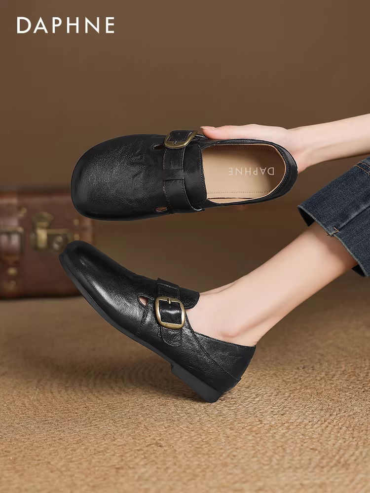 Giày bệt Daphne màu đen kiểu dáng mới mùa thu 2025 dành cho nữ, kiểu dáng retro, chất liệu da nhỏ, kiểu Birkenstock, dành cho mẹ.