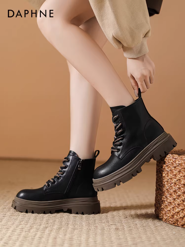 Giày bốt Martin đế dày Daphne dành cho nữ 2025, mẫu mới mùa thu, giày bốt đơn lớp màu trắng kiểu retro Anh quốc, giày bốt ngắn