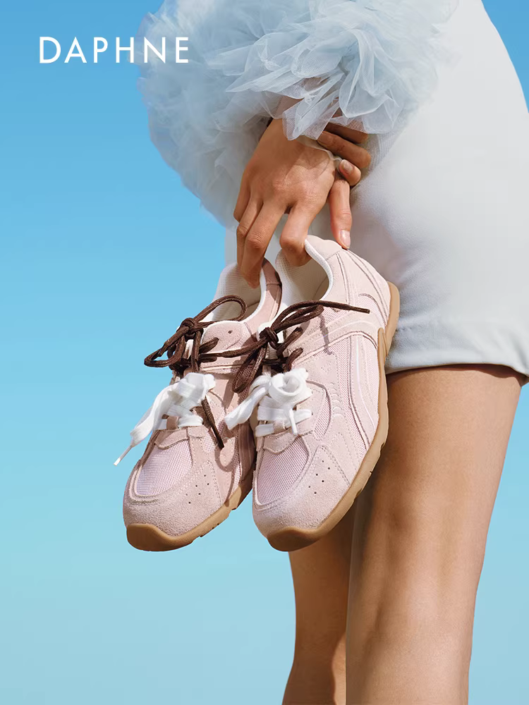 Giày thể thao lưới mềm kiểu Daphne của Song Qian dành cho nữ, mẫu mới thu đông 2025, màu đỏ, giày thể thao nữ, giày thường ngày