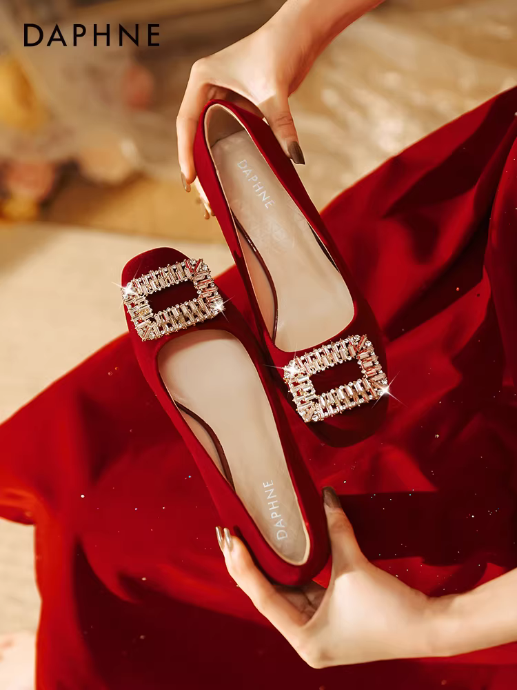 Giày cao gót đế thô màu đỏ Daphne dành cho nữ, mẫu mới thu 2025, giày cưới, giày cô dâu, giày Xiuhe, giày đính hôn, kiểu thu